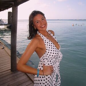 Meet your Posher, Ava